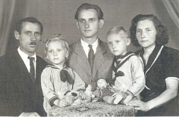 Michna Ferenc és családja 1947 körül-kicsi
